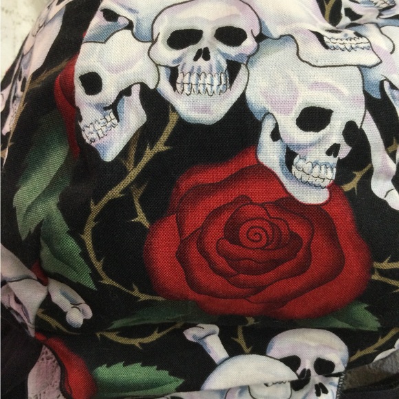 Sparkling Earth Skull and Roses Headwrap - Picture 3 of 4